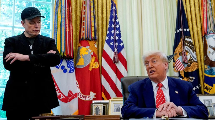 মাস্কের নতুন রাজনৈতিক দলকে ‘হাস্যকর’ বললেন ট্রাম্প